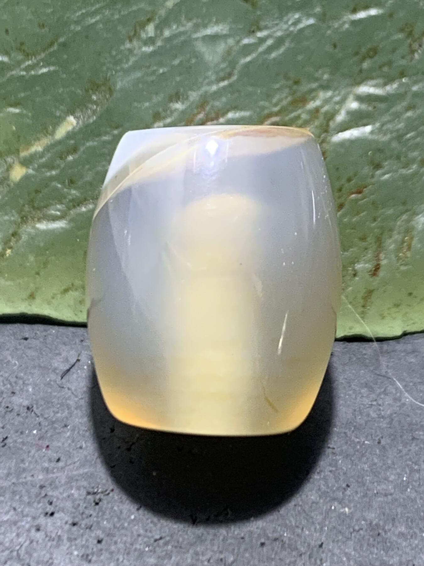 精美高玉化荔枝冻缠丝玛瑙随形桶珠一颗