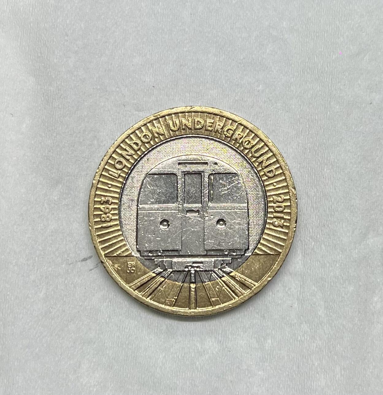 英国2英镑双金属纪念币，纪念伦敦地铁开通200周年 英国2英镑双金属纪念币，纪念伦敦地铁开通200周年