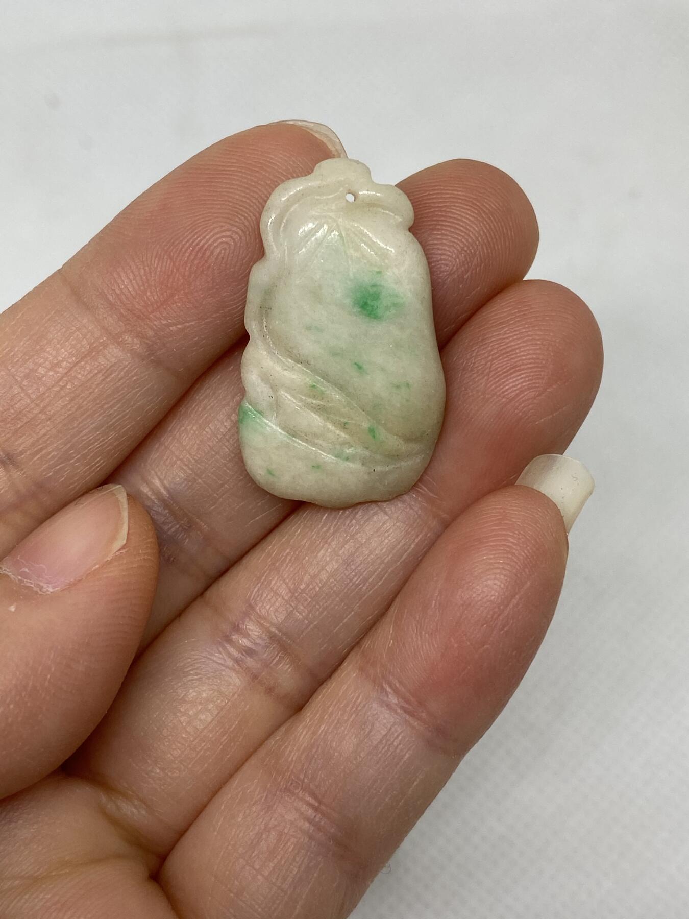 天然翡翠挂件7个，尺寸1.8-2.7厘米，品相如图，700包快递