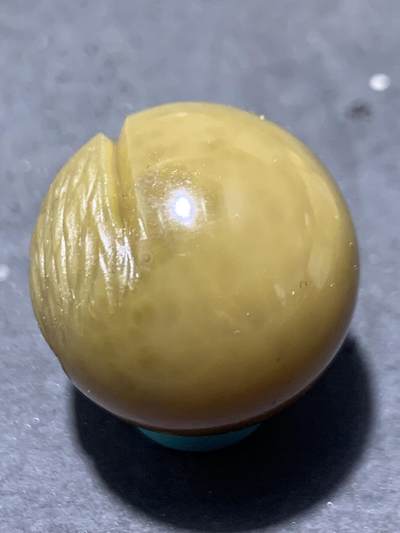 精美亚光高玉化冻料战国红玛瑙手工俏色巧雕刻金睛雄鹰珠一个 精美亚光高玉化冻料战国红玛瑙手工俏色巧雕刻金睛雄鹰珠一个