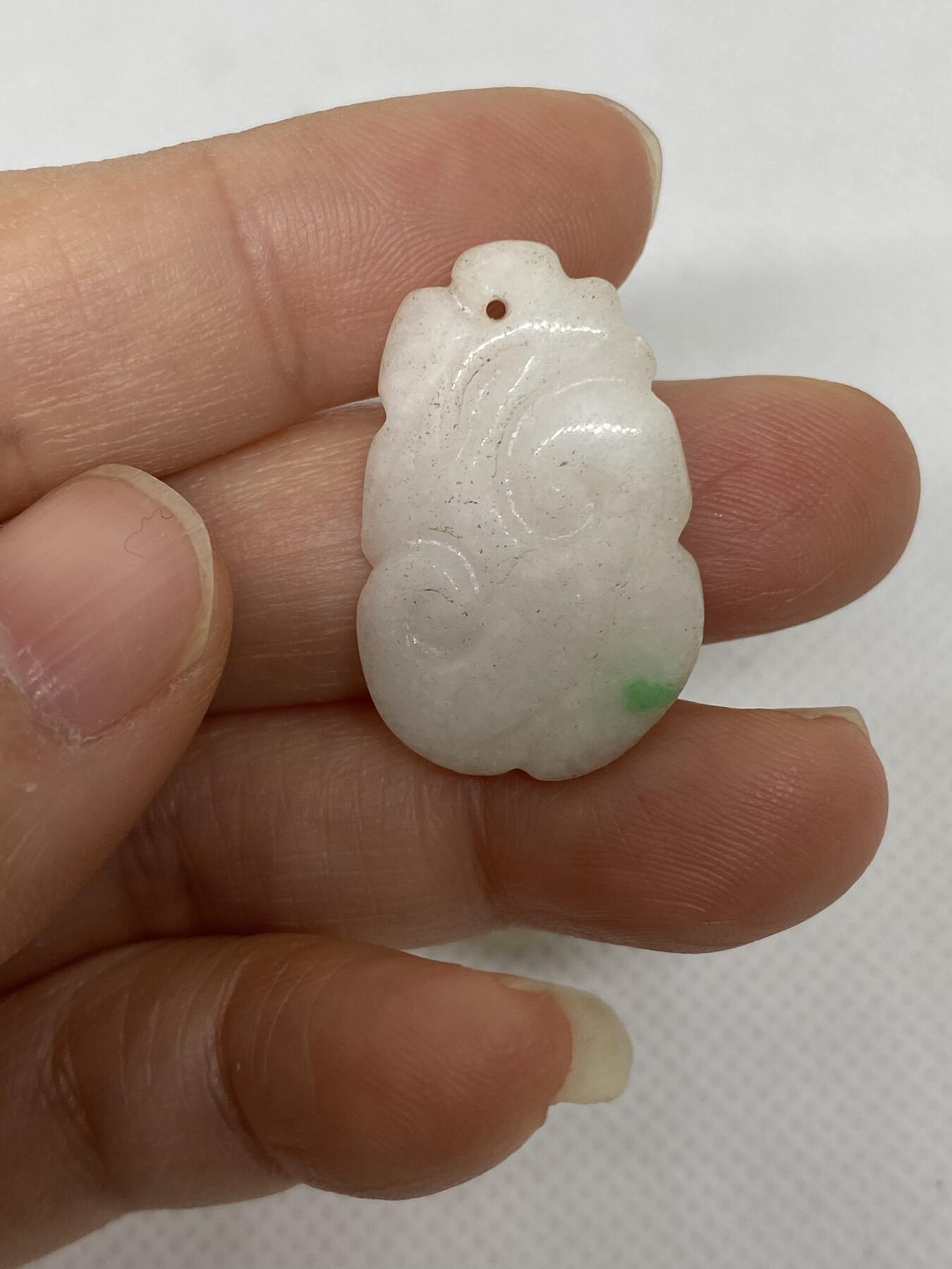 天然翡翠挂件7个，尺寸1.8-2.7厘米，品相如图，700包快递