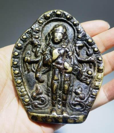 清   铜佛牌全品品相如图！尺寸：8.2cm*6.6cm   克重：137.5 - 清   铜佛牌全品品相如图！尺寸：8.2cm*6.6cm   克重：137.5