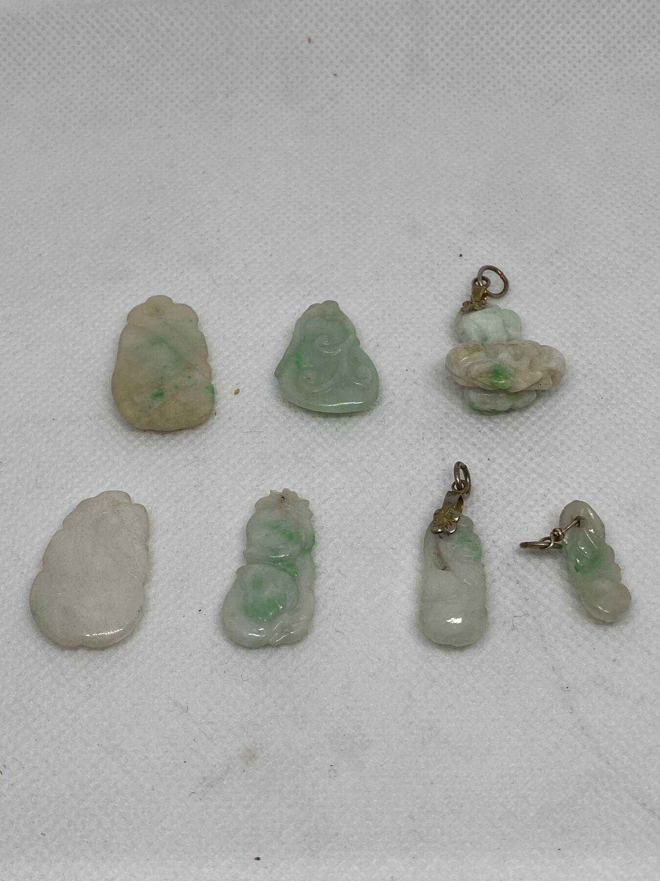 天然翡翠挂件7个，尺寸1.8-2.7厘米，品相如图，700包快递