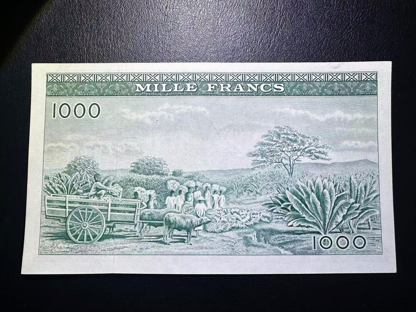 【Blue Auction】✨世界纸币精拍第587期【精】 几内亚 1960年1000法郎 UNC角不尖 扛香蕉 