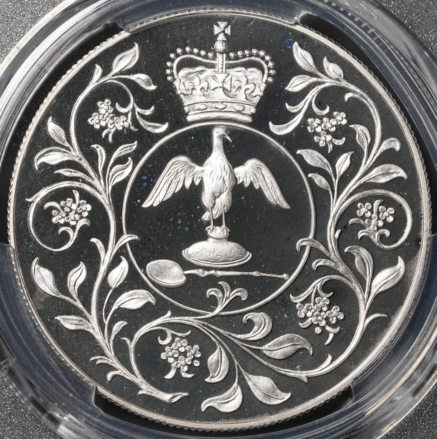 修遠堂世界钱币第四十九期 全场包邮 PCGS PR68DCAM 1977年英国女王登基25周年纪念25便士精制大银币  有原盒
