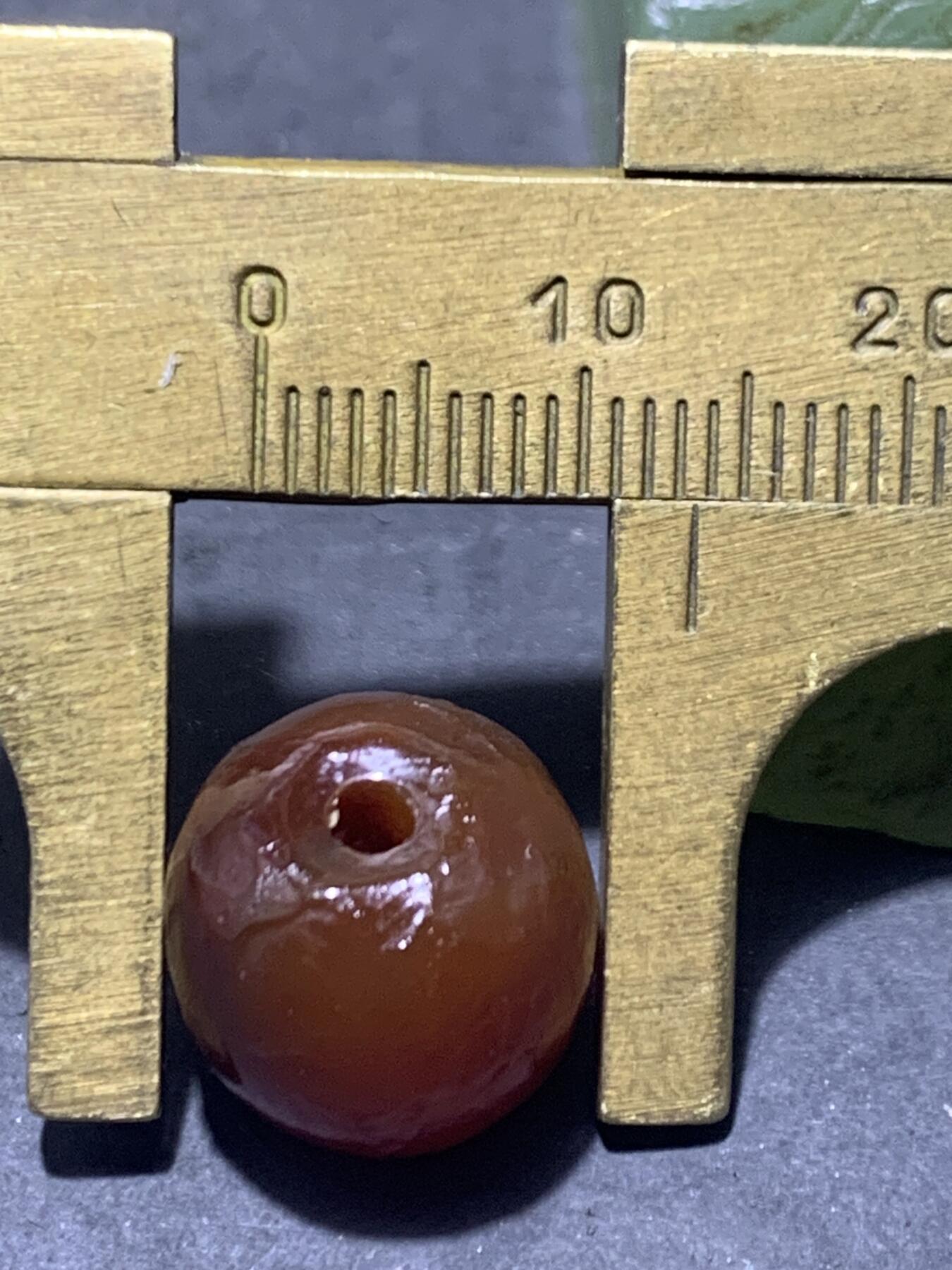 精美高玉化风化纹酒红玛瑙老形桶珠一颗