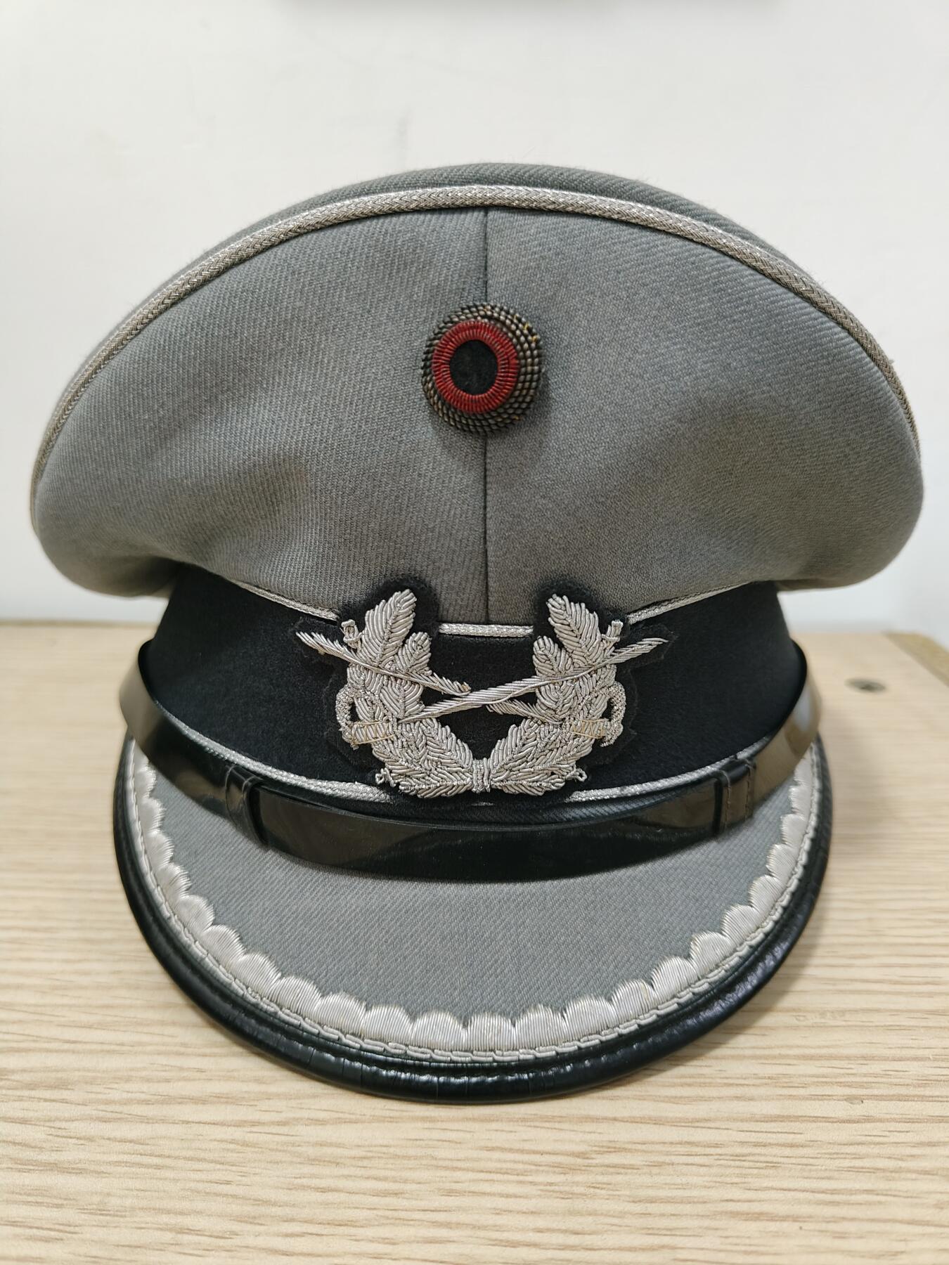 全场0元起拍 第214期 咸鱼国勋章拍卖专场 12月4日（周三）下午6：00开始 西德陆军尉官大檐帽 57CM