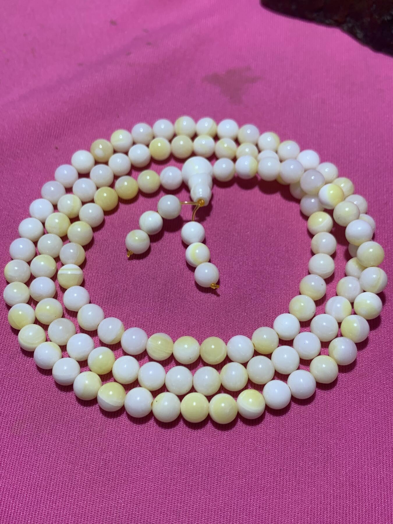 深海奶白半黄贝化玉108手串一条