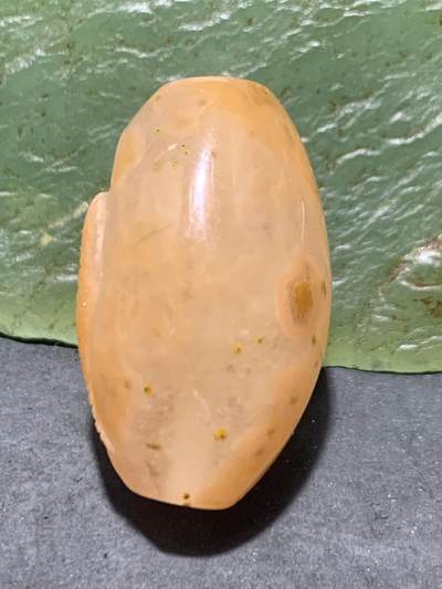 精美冰飘亚光战国红玛瑙手工俏色巧雕灵蛇桶珠一个 精美冰飘亚光战国红玛瑙手工俏色巧雕灵蛇桶珠一个