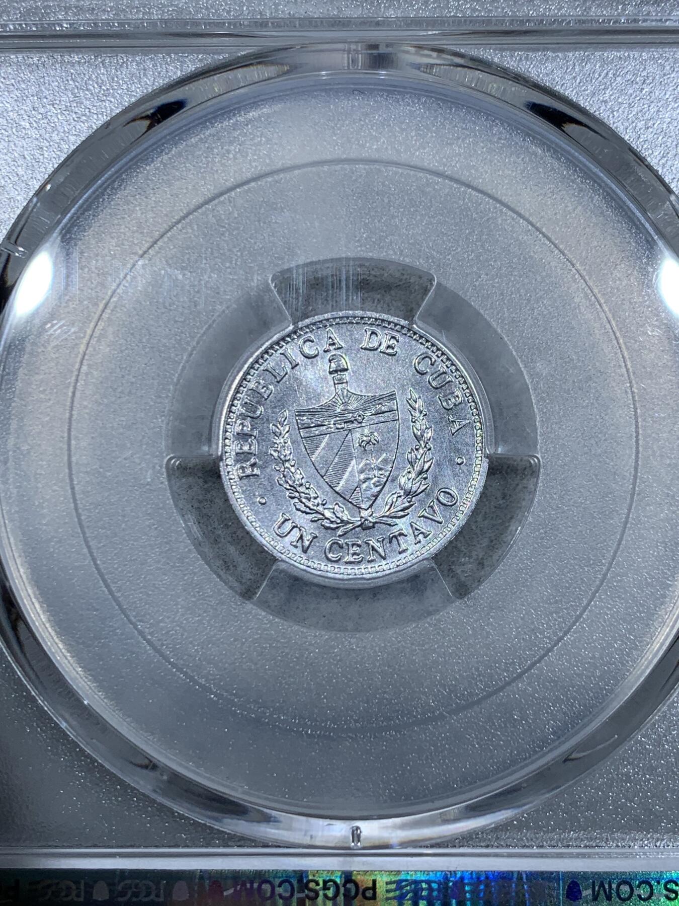 《竞宝斋》第333场 周日，周一 2场连拍 （全场包邮） PCGS UNC 古巴1987年1分作为特定历史时期的货币产物，它承载着古巴当时的政治、经济和社会等多方面的历史信息，对于研究古巴货币史、经济史等具有重要的实物资料价值