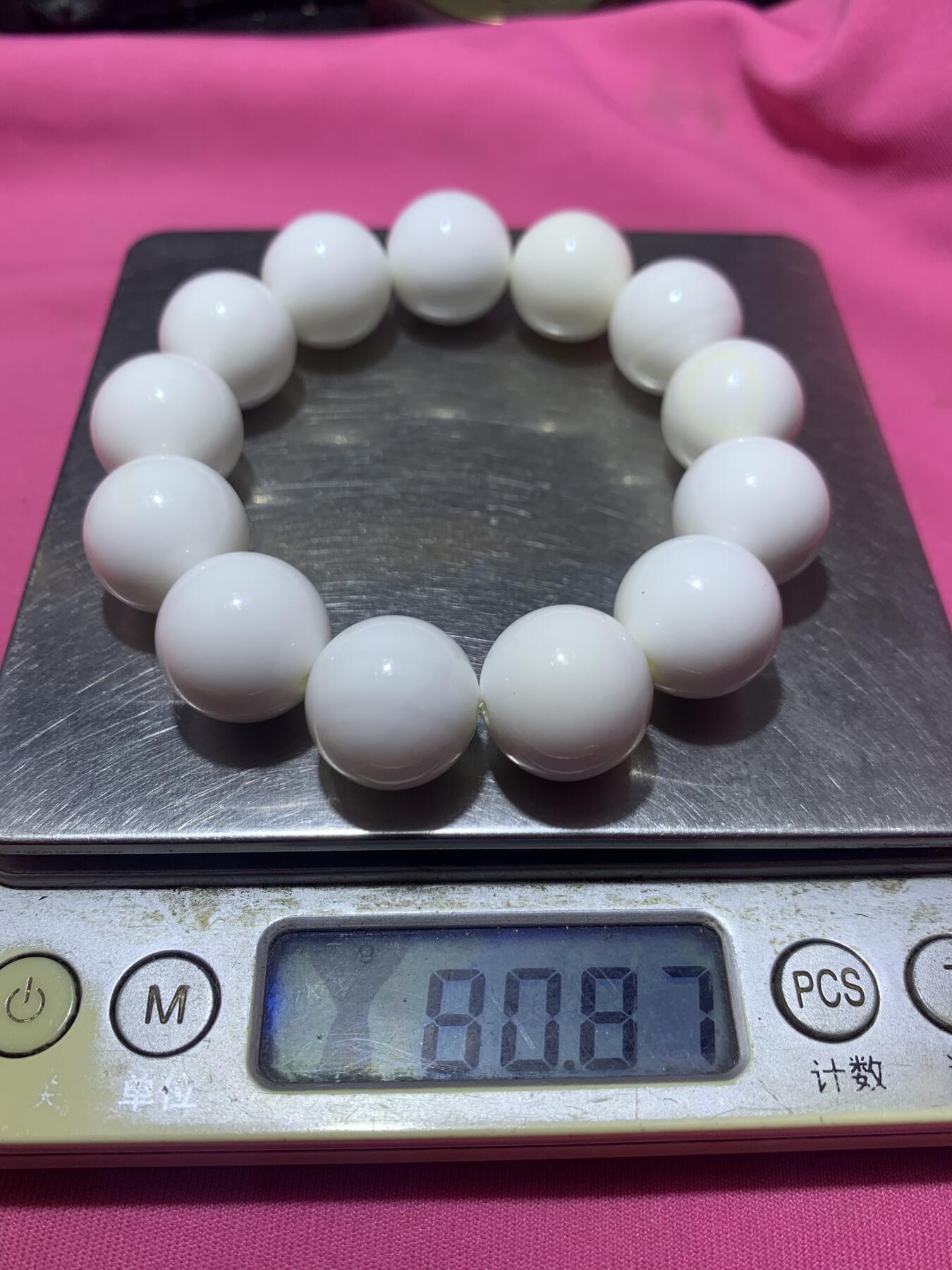 深海奶白贝化玉单圈手串一条，