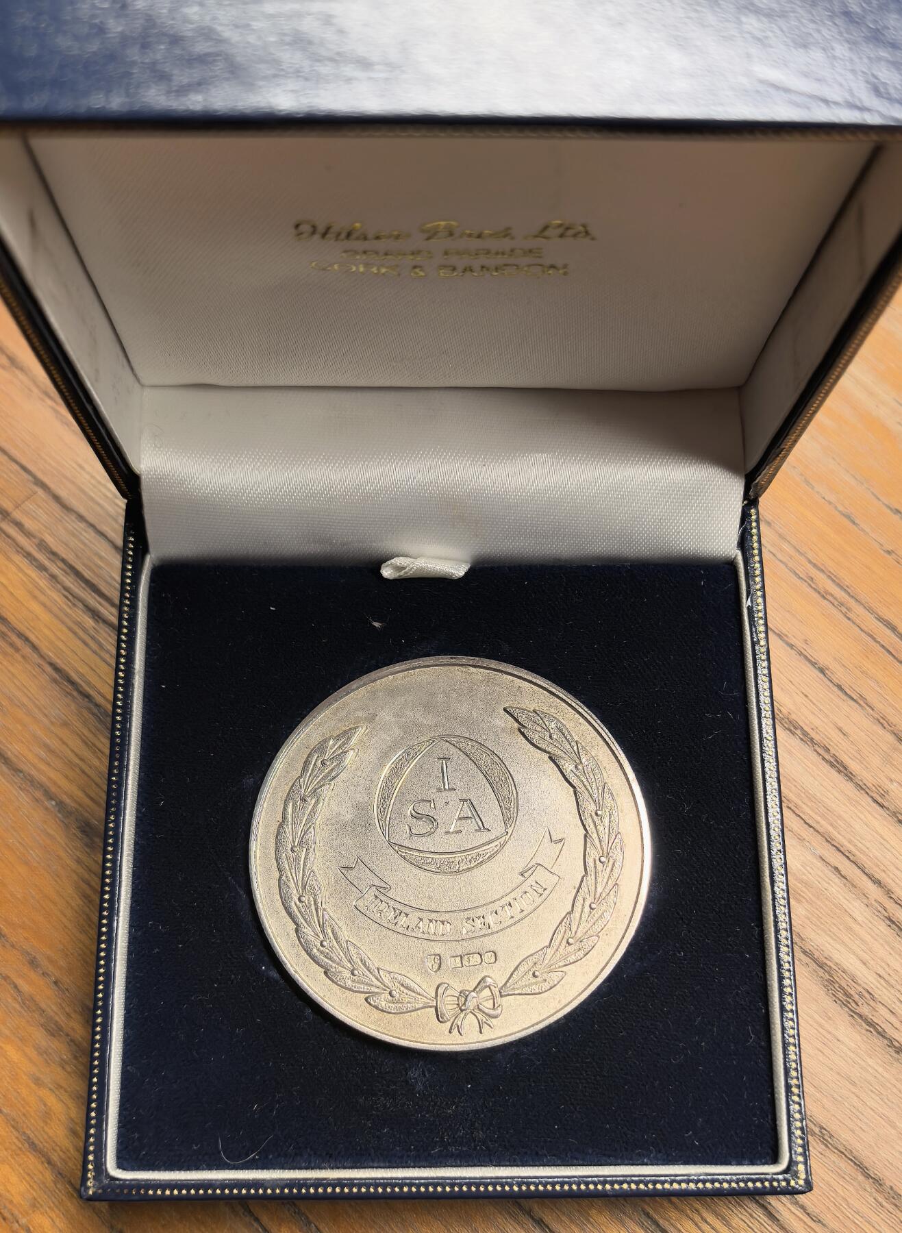 凡希社世界钱币微拍第二百九十二期 1993先锋仪器银质奖章UNC附原盒