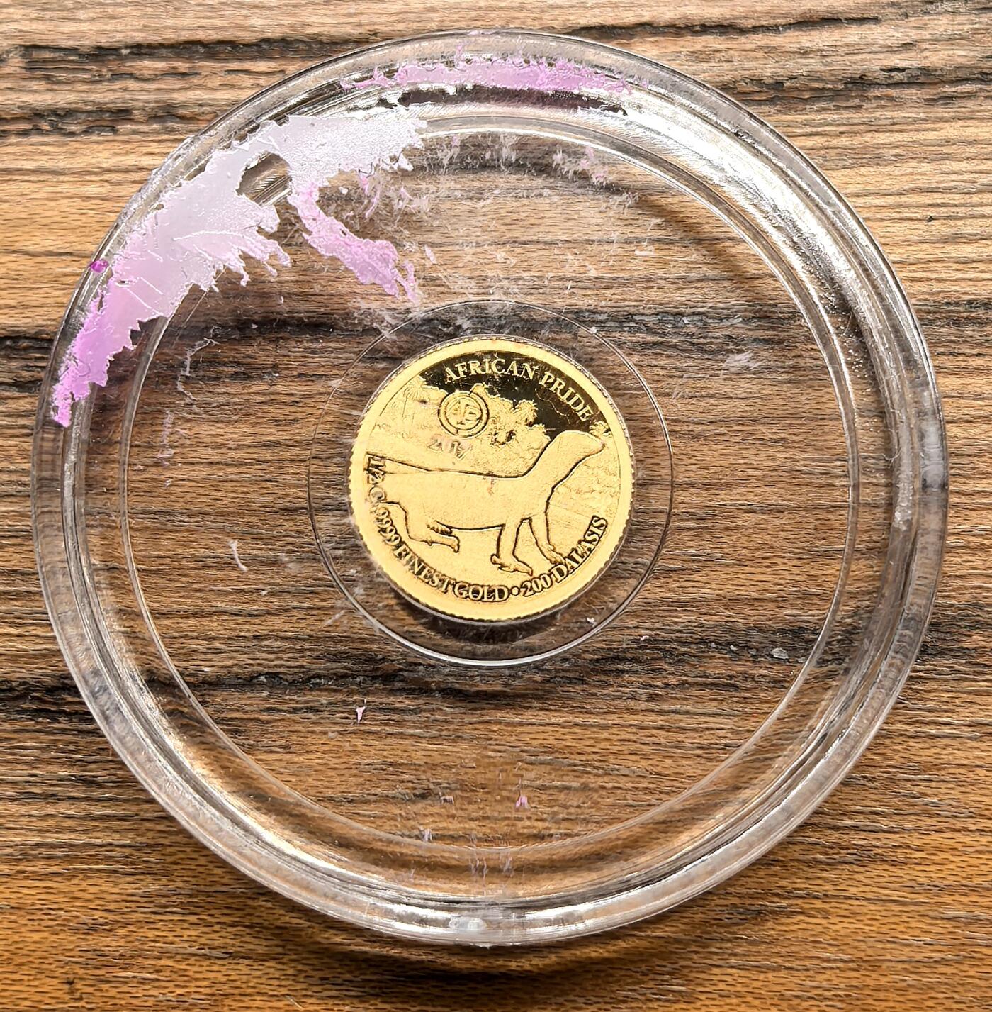 凡希社世界钱币微拍第二百九十二期 2017冈比亚动物200D金币UNC，0.5g，999金。