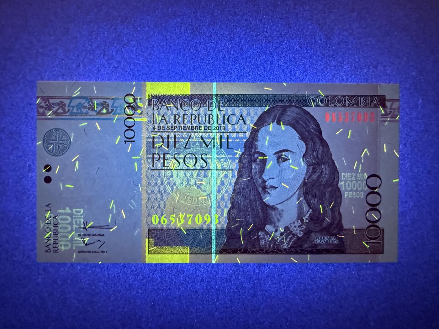 《张总收藏》178期-周日外币畅拍场 哥伦比亚10000比索 UNC 2013年 无4