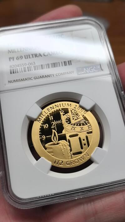 凡希社世界钱币微拍第二百九十二期 1999直布罗陀千禧年纪念1/2克朗金币NGC-PF69UC，15.55g，999金。（视频参考）
