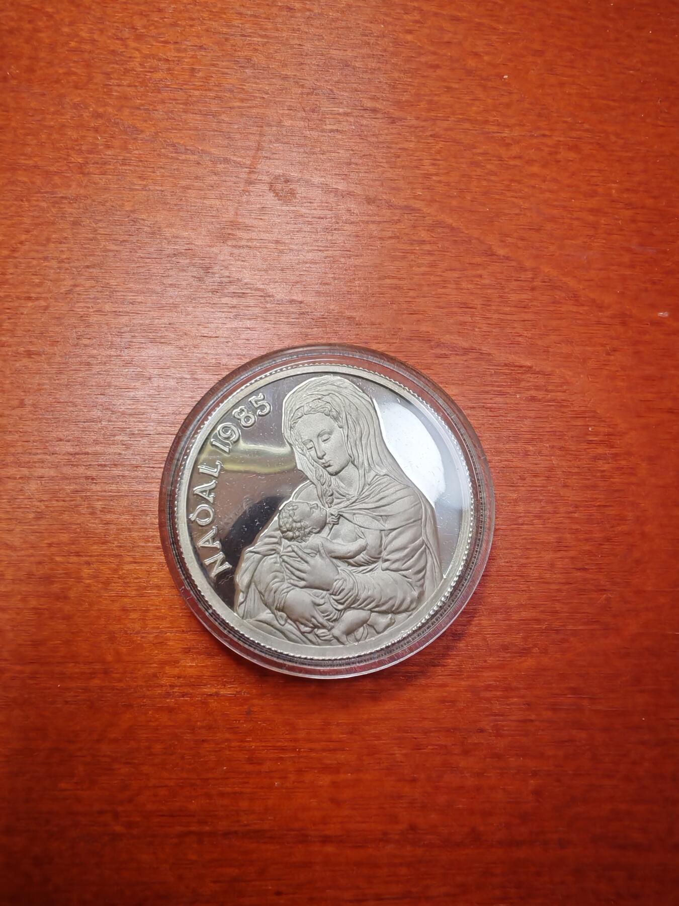 长老汇龙年精选第三十二场拍卖 1985安道尔圣母抱子20第纳尔银币，有盒无证