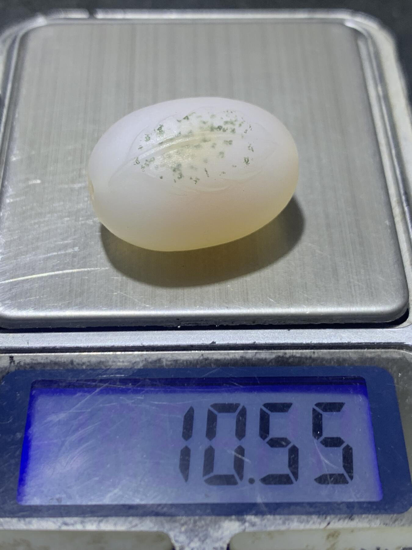 高玉化亚光原皮海洋玉髓手工俏色巧雕树叶随形通货桶珠一个！