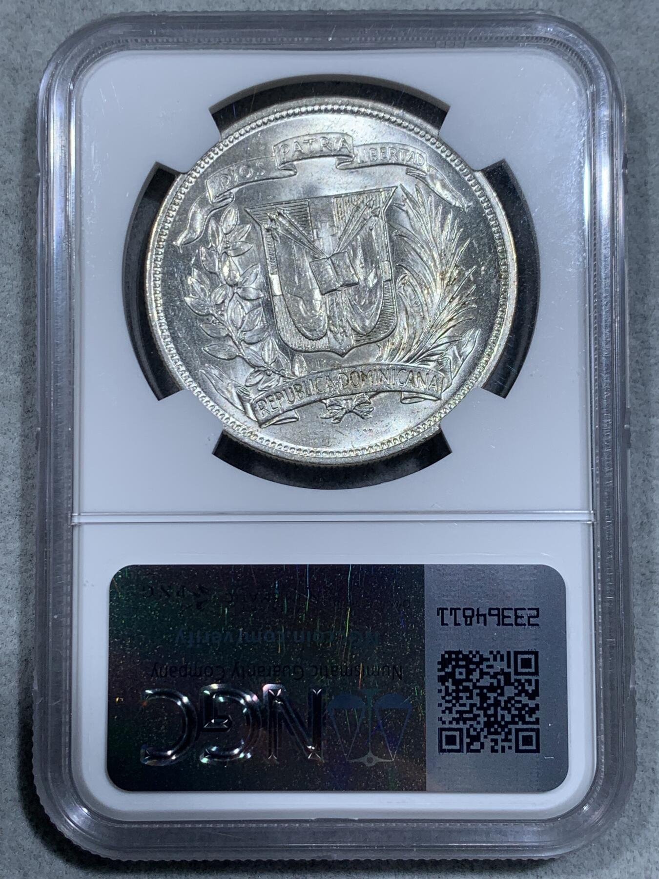 《竞宝斋》第334场 周日，周一 2场连拍 （全场包邮） NGC MS62 多米尼加共和国1952年女神1比索纪念银币，1939-1952年共发行35001枚，美洲版自由女神，流通版币最后一年。