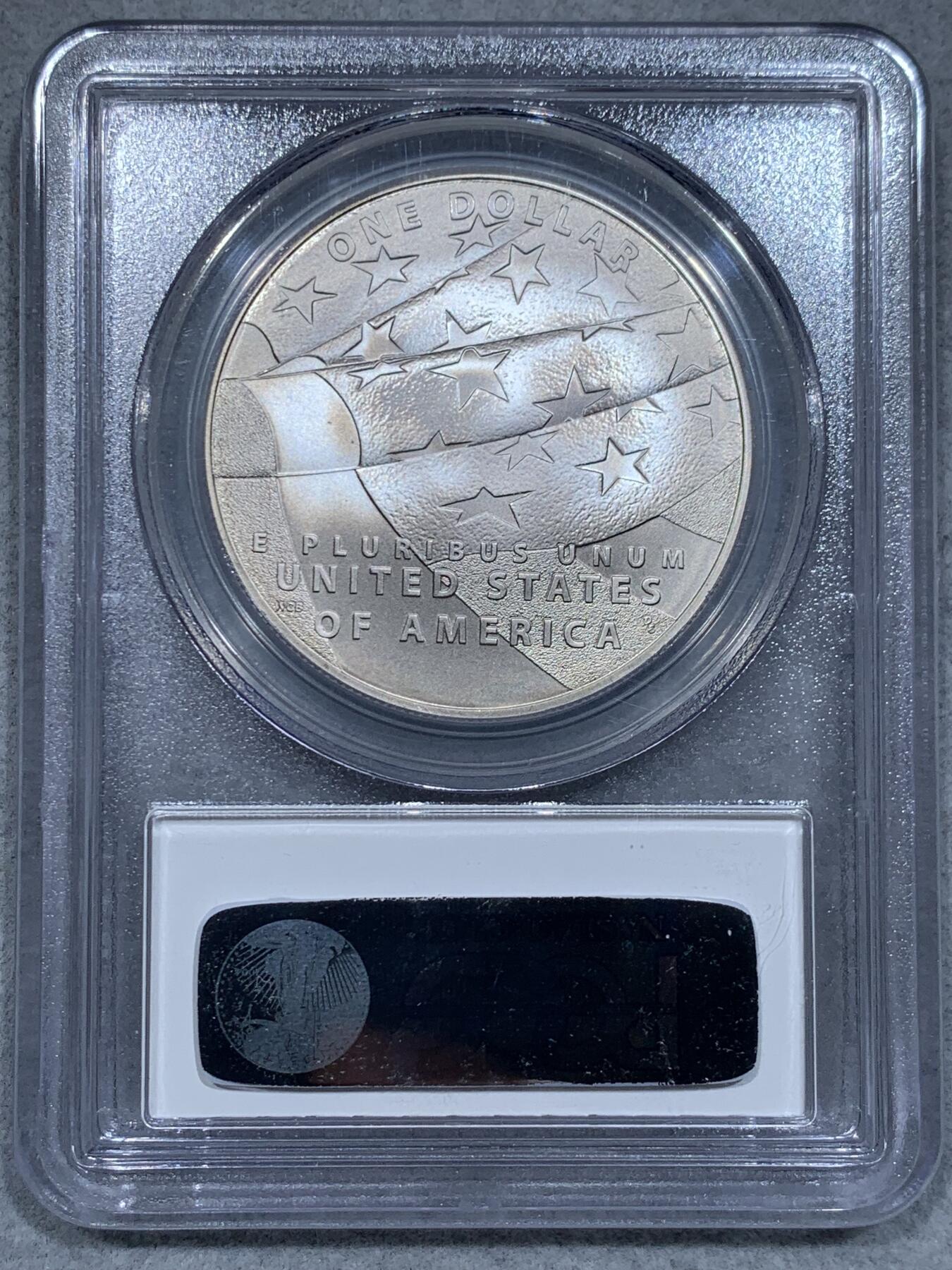 《竞宝斋》第334场 周日，周一 2场连拍 （全场包邮） PCGS MS69 美国2012年星条旗1美元纪念银币，币面清爽干净又漂亮，状态极佳。
