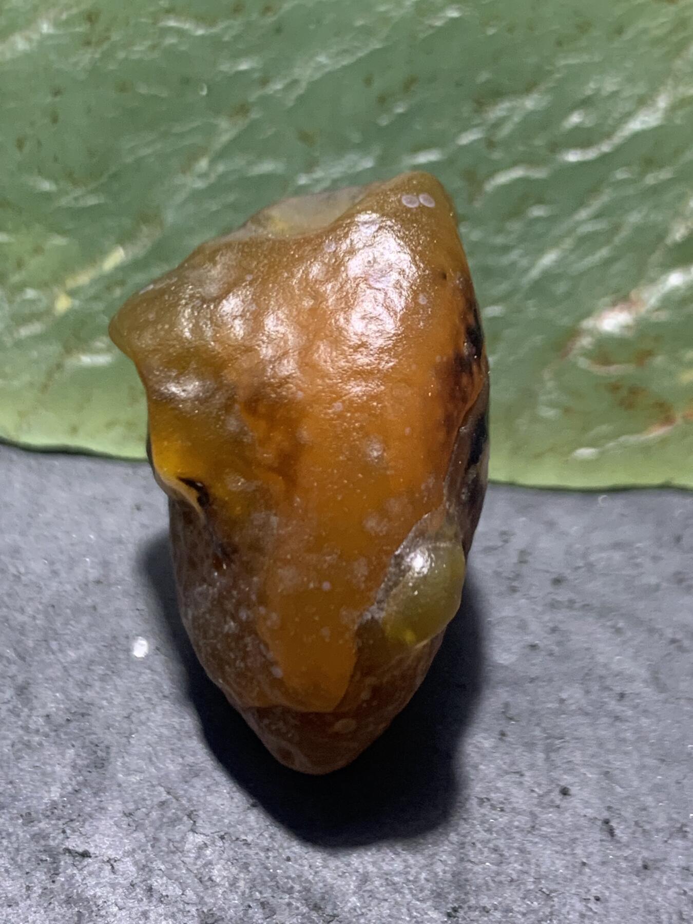 放福利！精美罕见天然戈壁阿拉善酒红色黑皮天眼纹玛瑙原石一颗