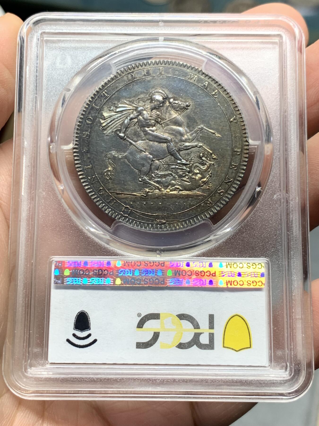 《竞宝斋》第334场 周日，周一 2场连拍 （全场包邮） PCGS AU58 英国1818年乔三马剑克朗 稀少的LIX版本 原味包浆 深打精美 UNC低评状态