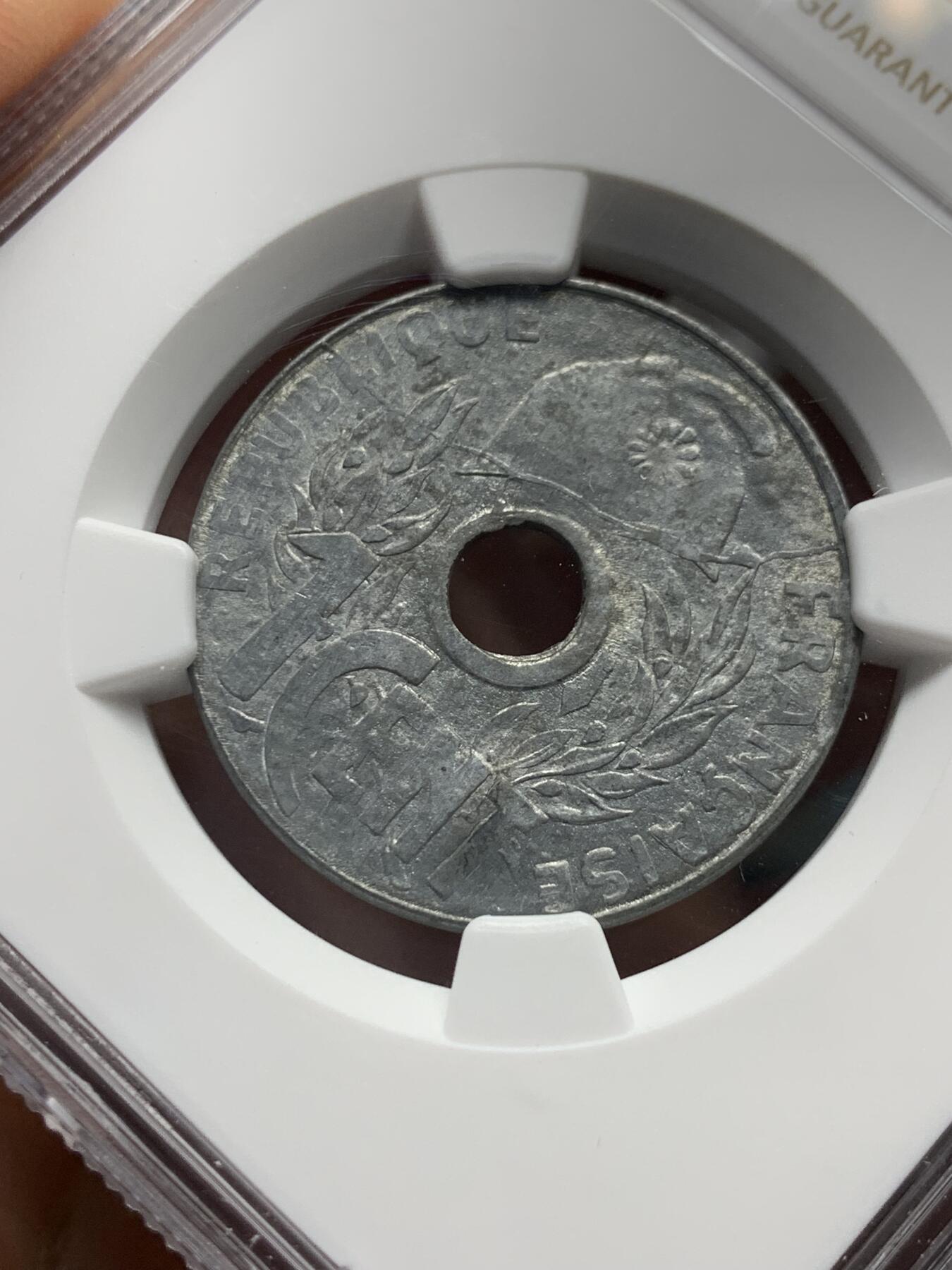 《竞宝斋》第334场 周日，周一 2场连拍 （全场包邮） NGC MS62 法属印支1941花帽1分锌币 保存非常难得