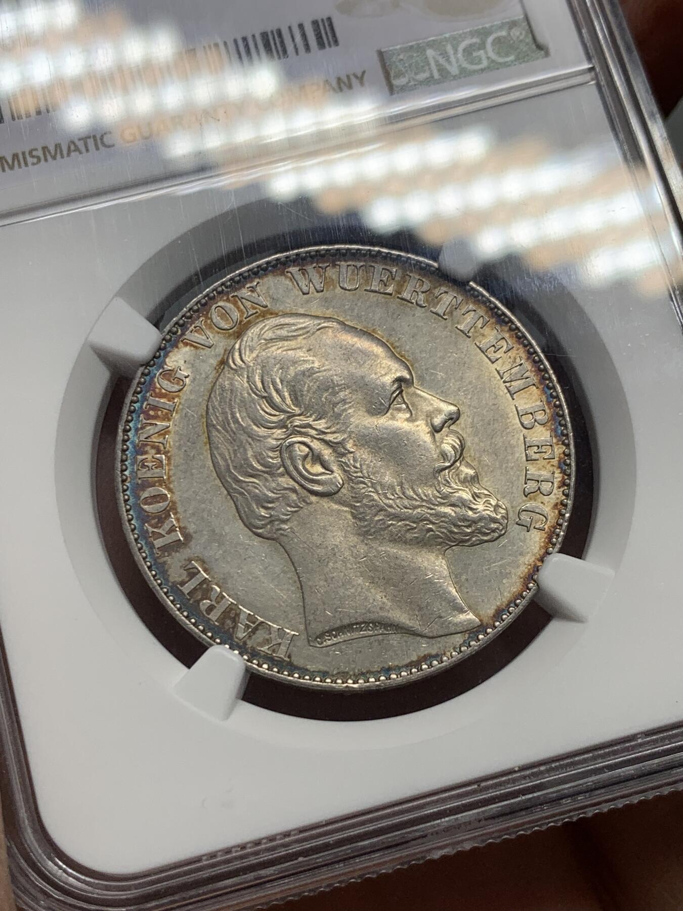 《竞宝斋》第334场 周日，周一 2场连拍 （全场包邮） 低评 唯一冠军分 NGC MS62 德国 1865 符腾堡王国 大鹿角版 狮鹿泰勒银币 很少版别 几乎见不到的年份
