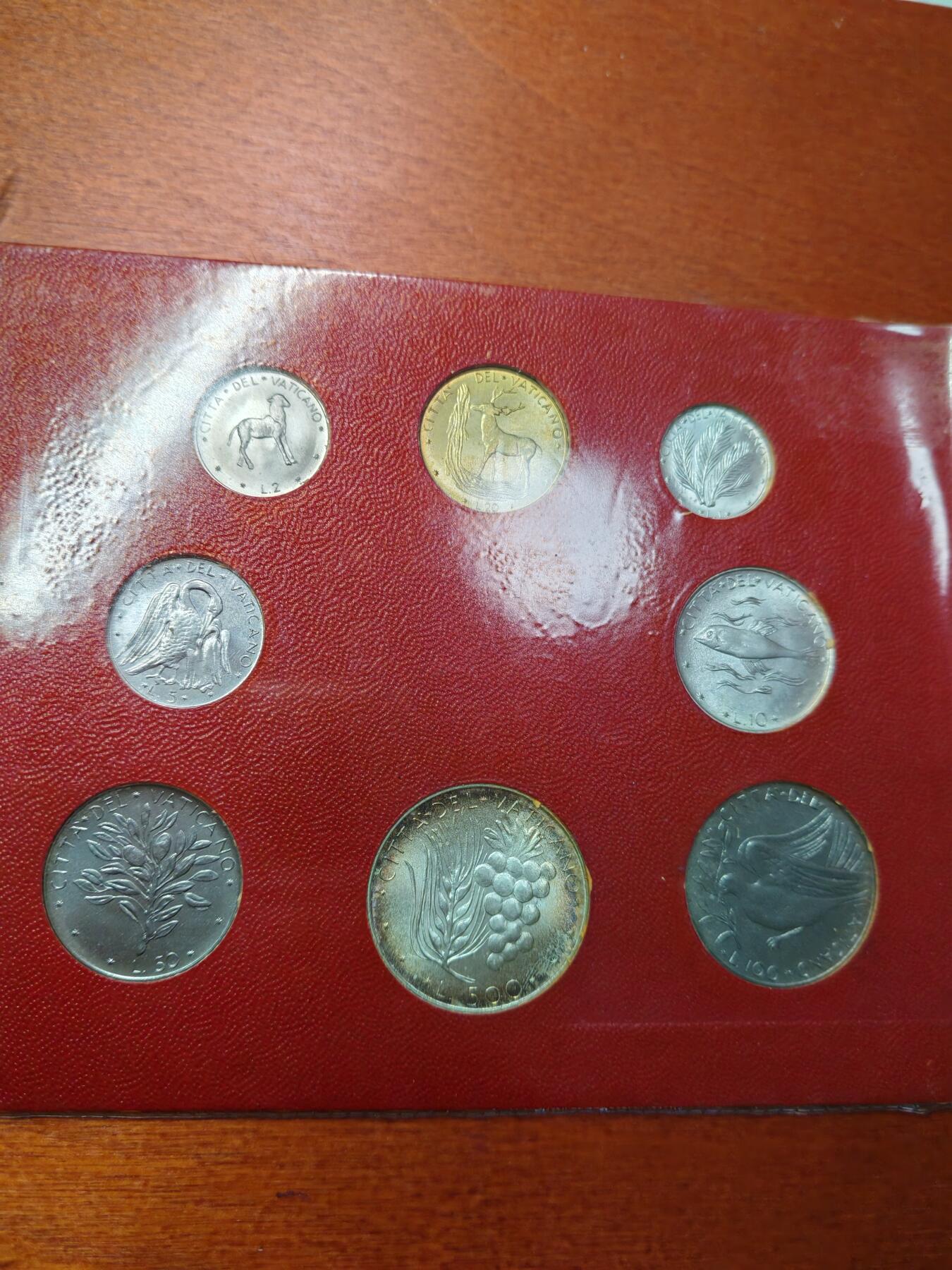 长老汇龙年精选第三十二场拍卖 1979梵蒂冈8枚套币，含一枚银币
