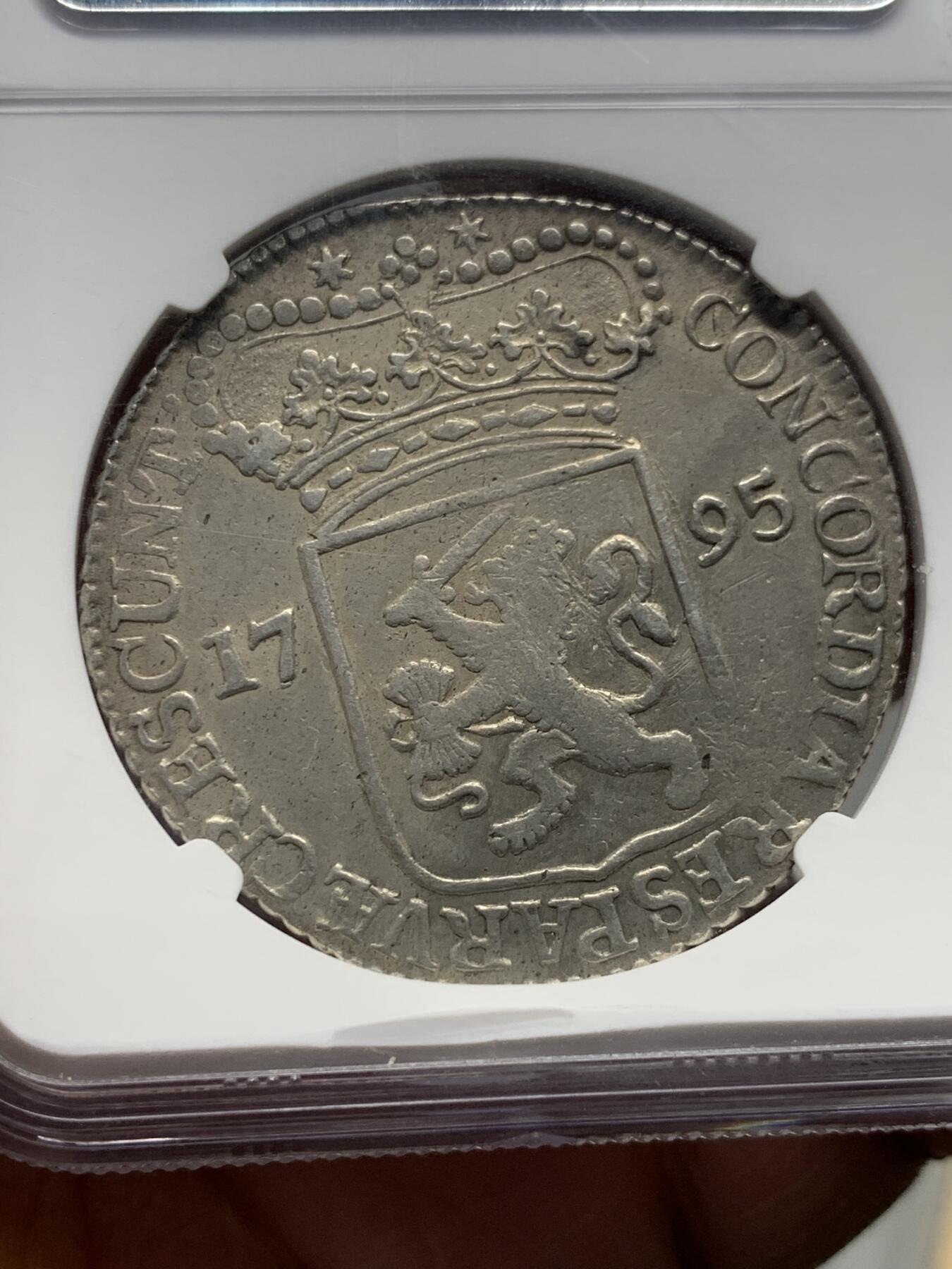 《竞宝斋》第334场 周日，周一 2场连拍 （全场包邮） NGC XFD 荷兰共和国1795年 泽兰省1杜卡特大银币 少见严评未洗
