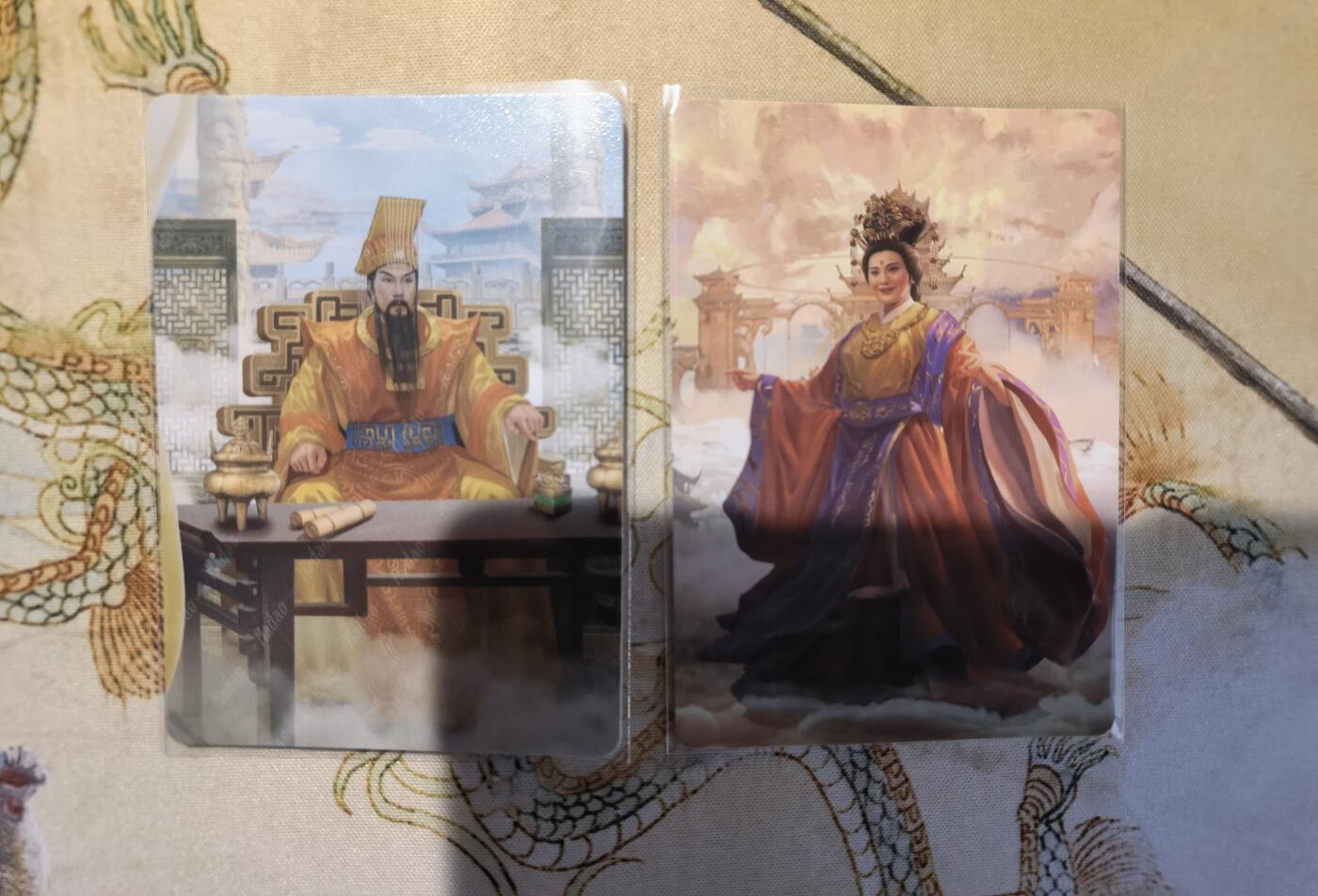奇趣收藏卡牌拍卖第5场（全场包邮 收拍品免费上拍） 央视83版西游记四十周年纪念卡-玉皇大帝+王母娘娘共2张，正面粗闪反面普卡63*88mm