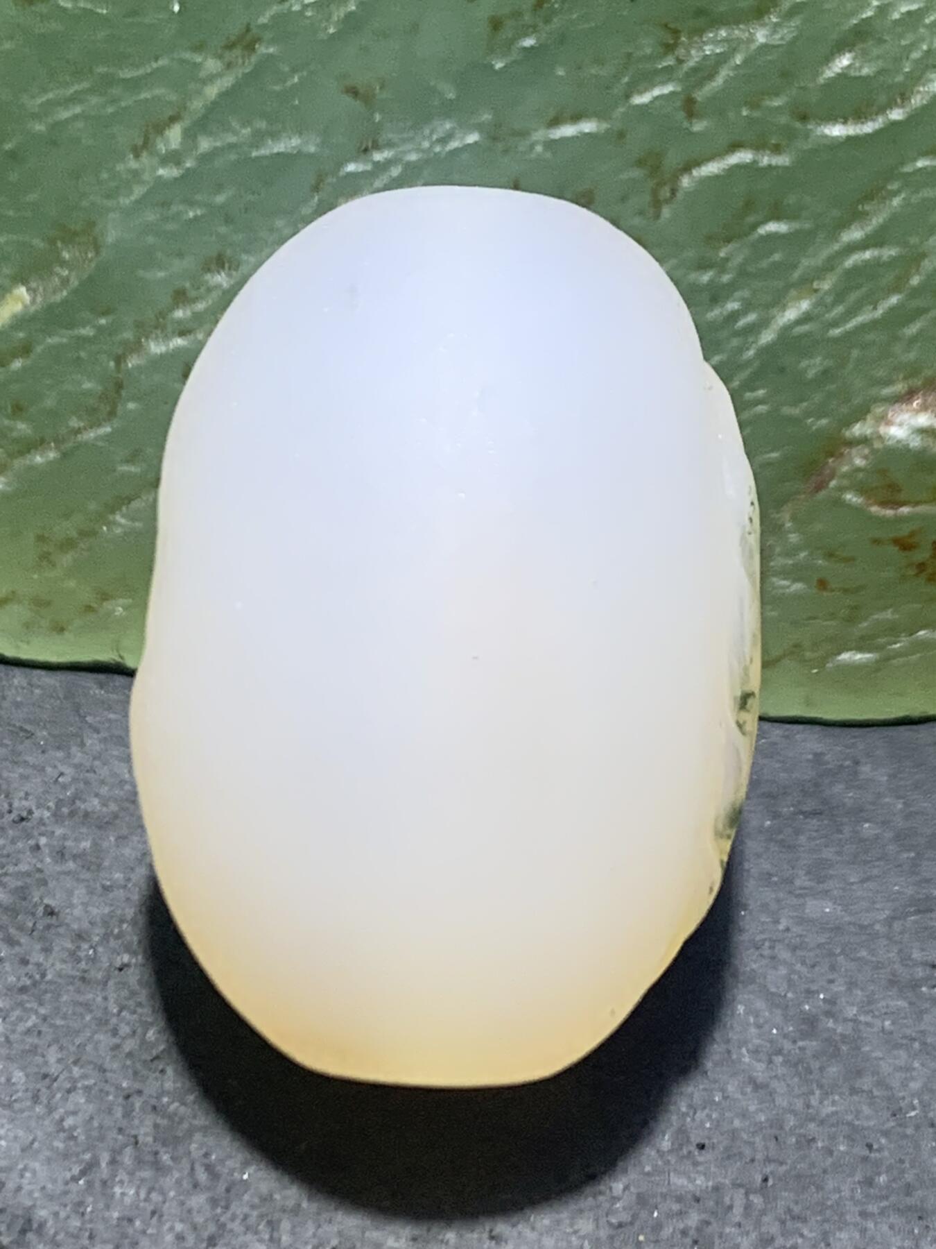 高玉化亚光原皮海洋玉髓手工俏色巧雕树叶随形通货桶珠一个！