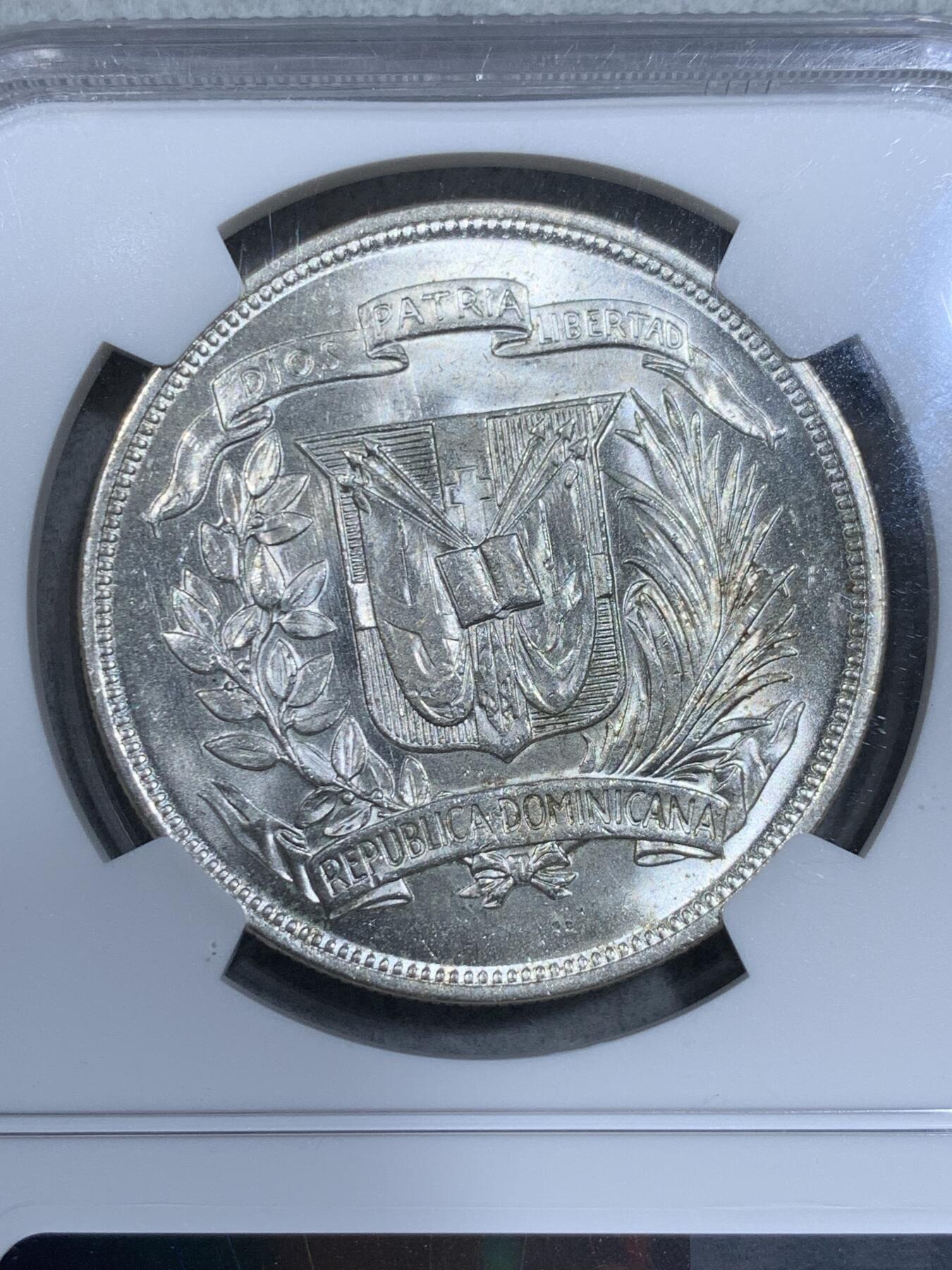 《竞宝斋》第334场 周日，周一 2场连拍 （全场包邮） NGC MS62 多米尼加共和国1952年女神1比索纪念银币，1939-1952年共发行35001枚，美洲版自由女神，流通版币最后一年。