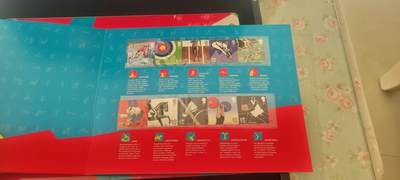 2024第二十三期 2012年英国伦敦奥运会钱币，纪念章，邮票全集精装豪华礼盒包装：其中29枚亚克力封装全套纪念币，30枚邮票，8枚微章，总重量达5公斤左右，中拍者包邮