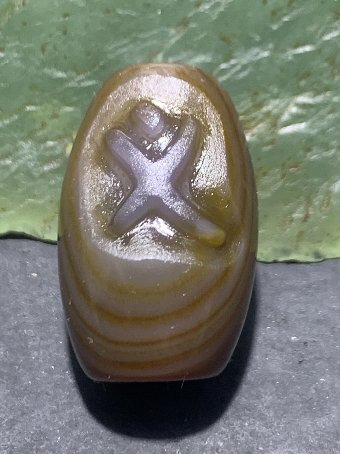 精美亚光高玉化缠丝玛瑙手工俏色巧雕义字桶珠一个