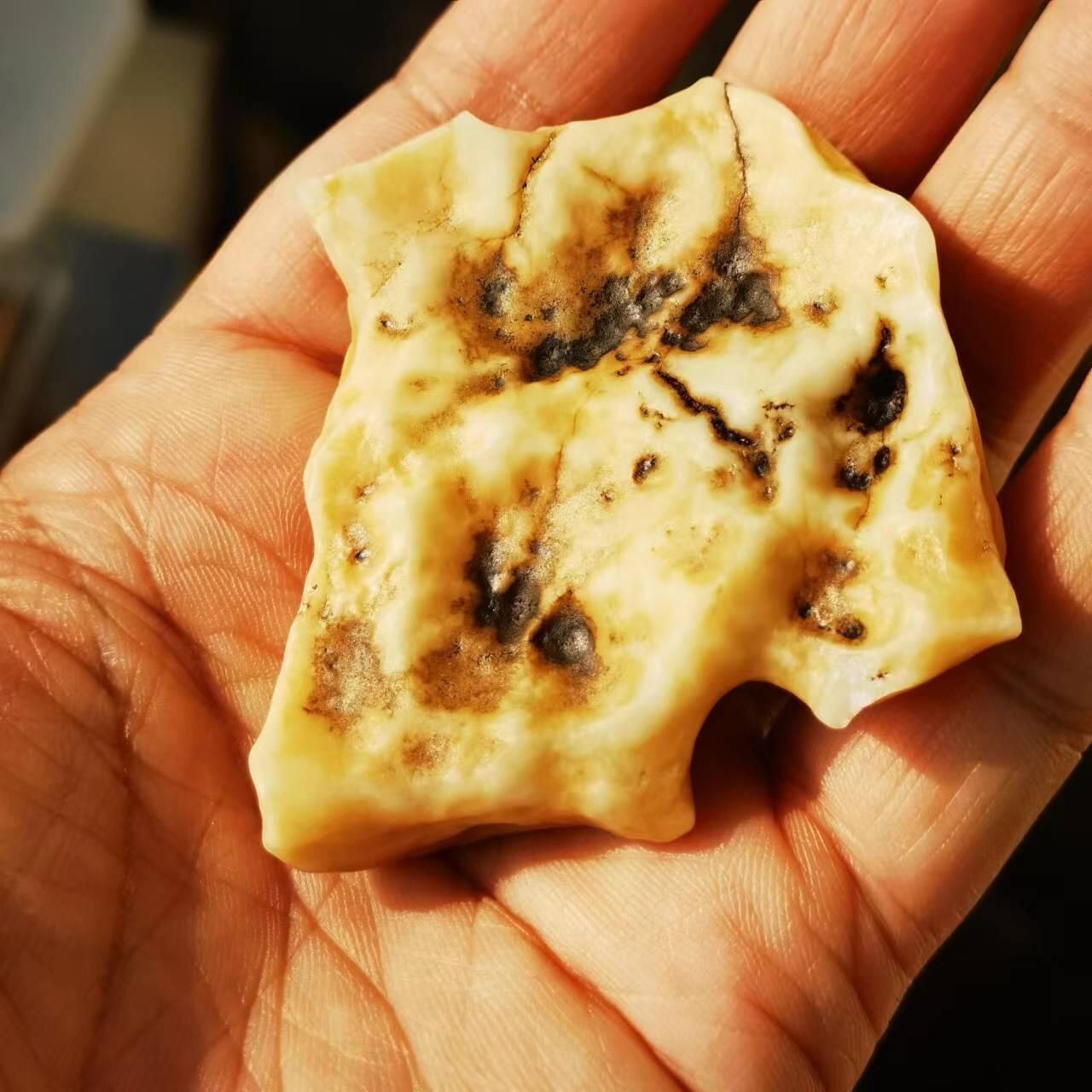 沙漠漆奇石
