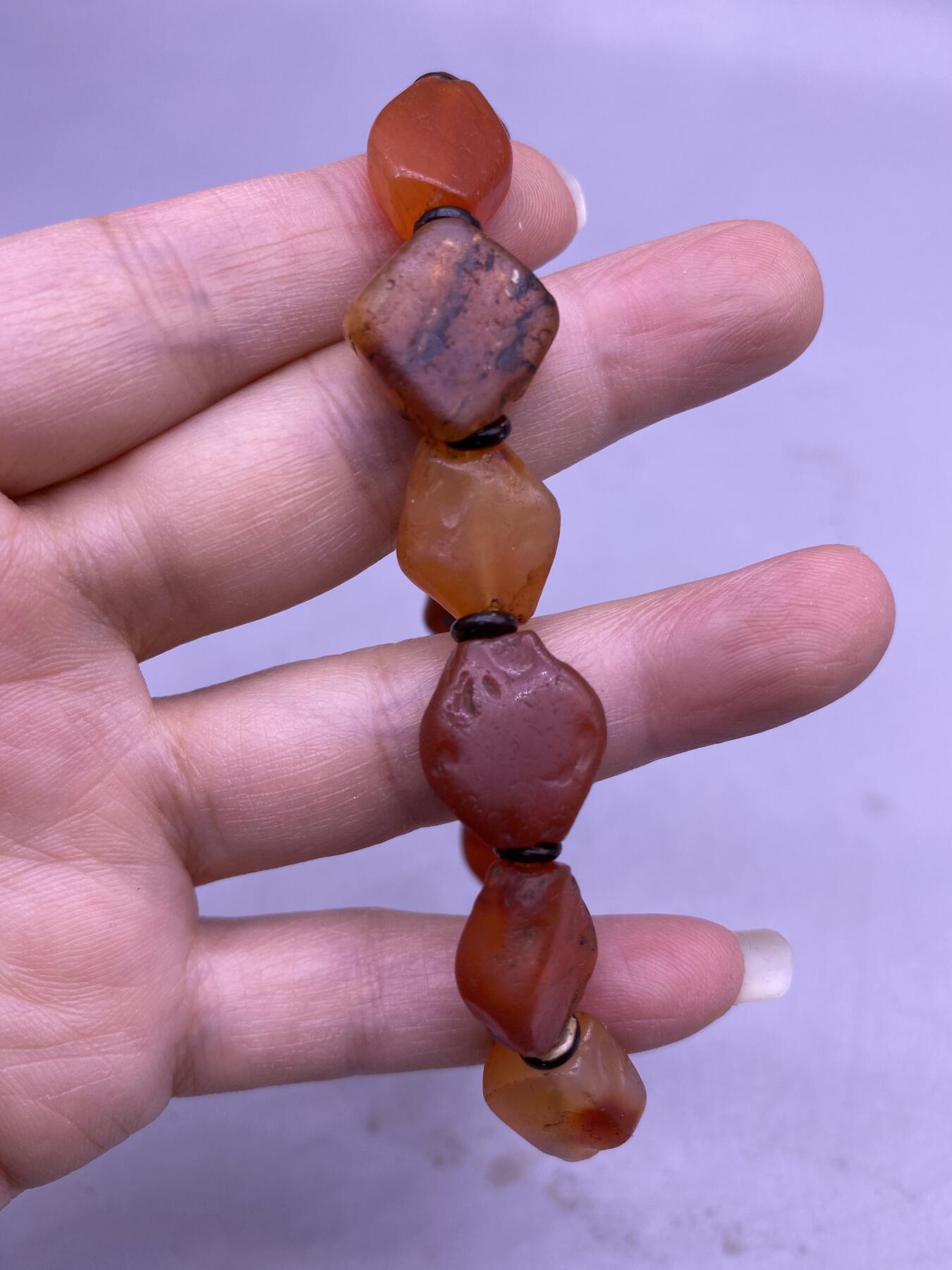 老玛瑙手串，尺寸1.2厘米，品相如图，600包快递