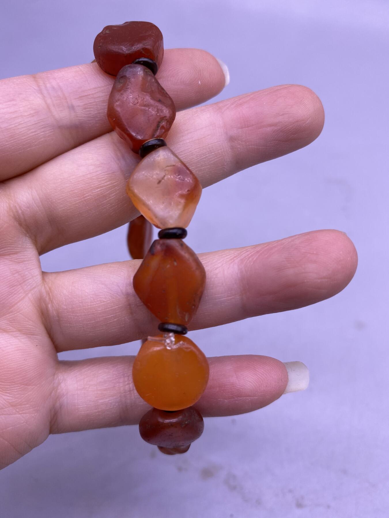 老玛瑙手串，尺寸1.2厘米，品相如图，600包快递