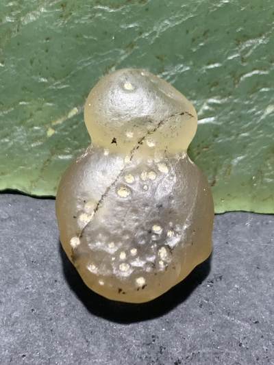 精美天然戈壁阿拉善黑糖心葫芦形原石一颗， - 精美天然戈壁阿拉善黑糖心葫芦形原石一颗，
