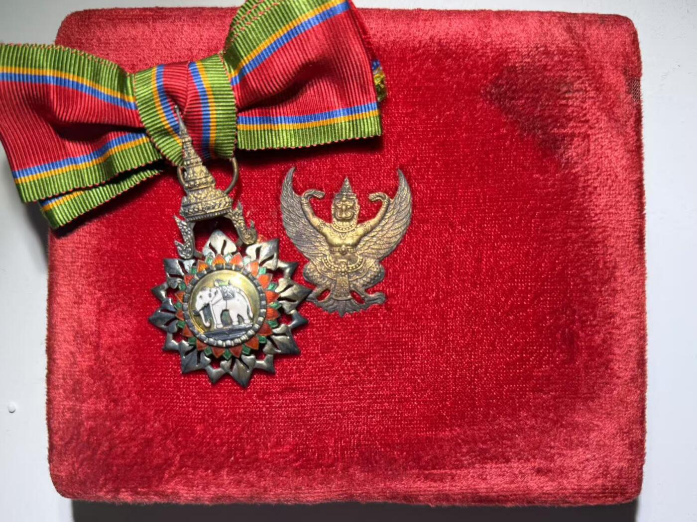 韵星假日精品2024冬季军品类拍卖会-- Rimey Holidays Boutique 2024 Winter Militaria Sale 泰王国指挥官级白象勋章带盒
