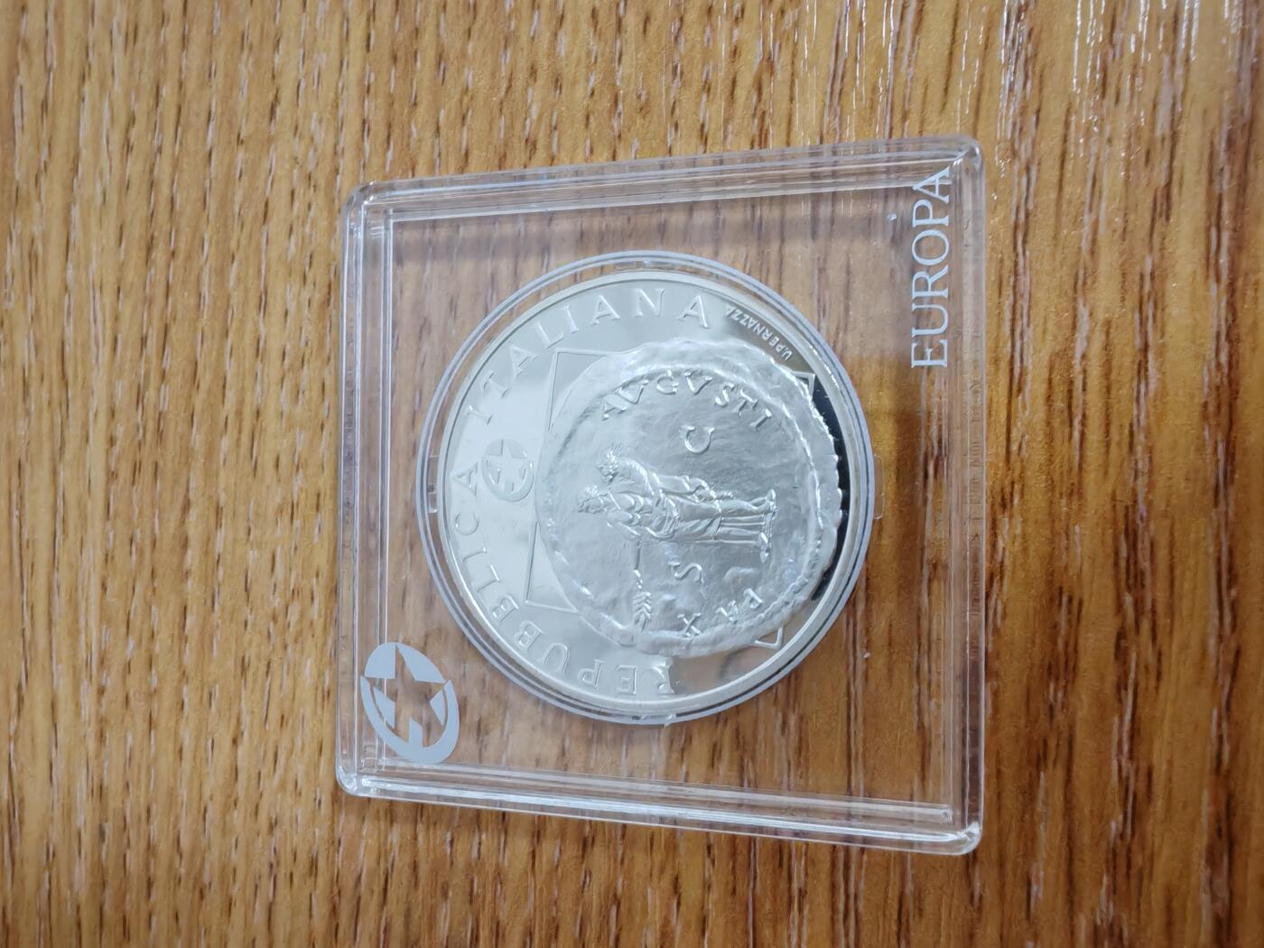 长老汇龙年精选第三十三场拍卖 2005意大利10欧元银币，欧洲之星小方盒（2）