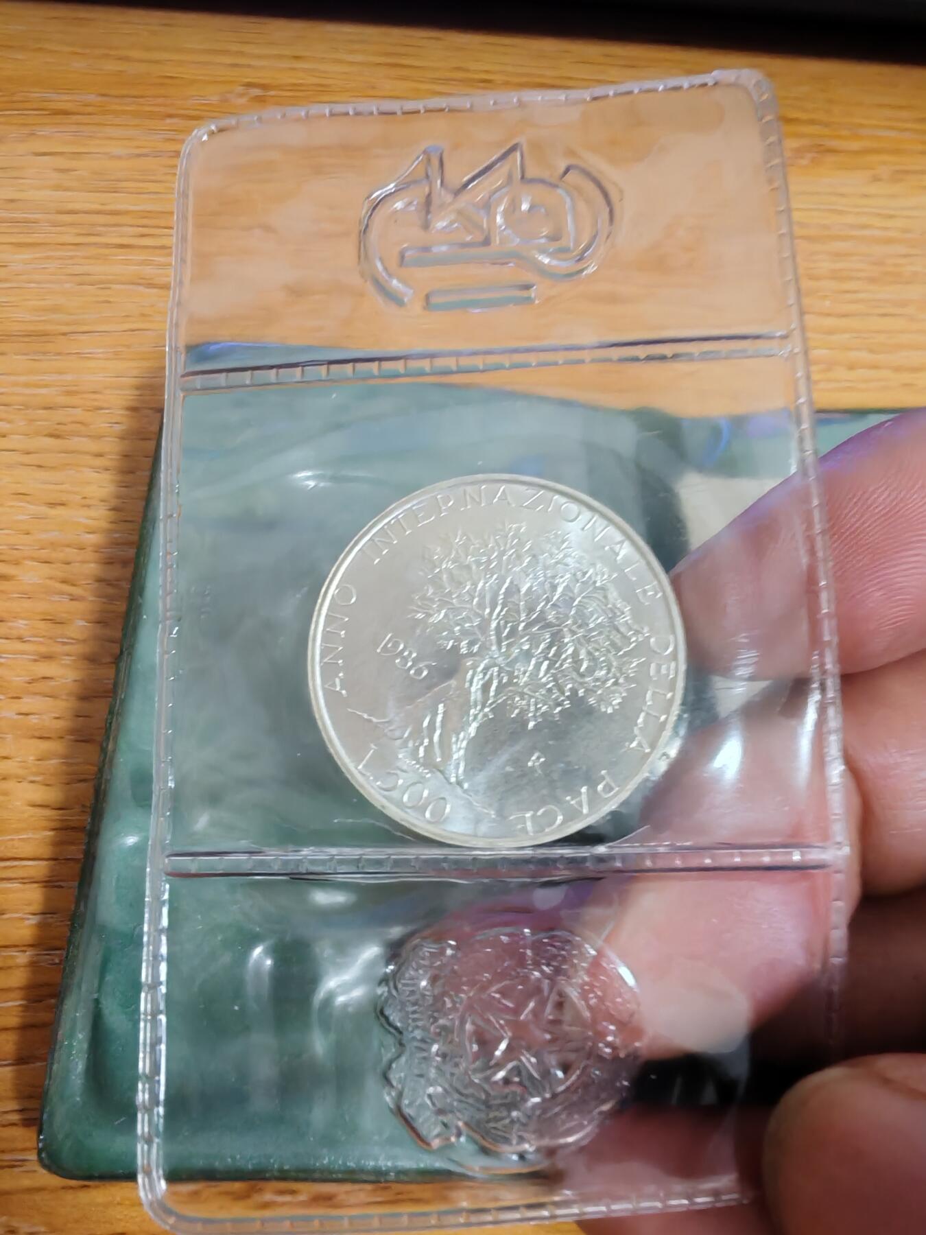 长老汇龙年精选第三十三场拍卖 3.1986意大利500里拉银币，带证书钱包，少见