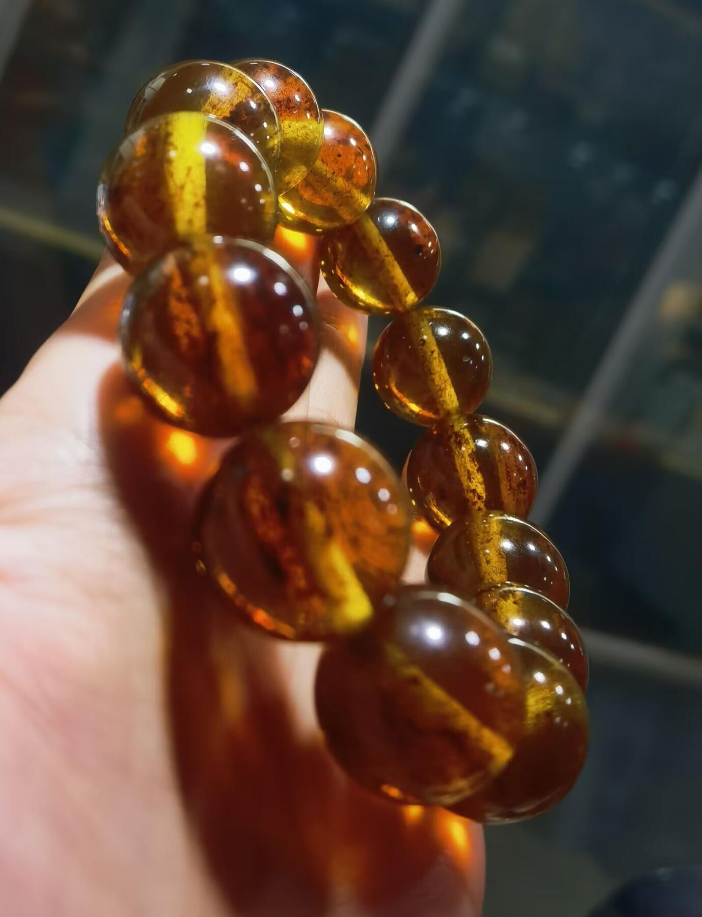 天然琥珀佛珠手串男款内部可见天然火山灰等，全品 尺寸:1.8cm克重:47.9