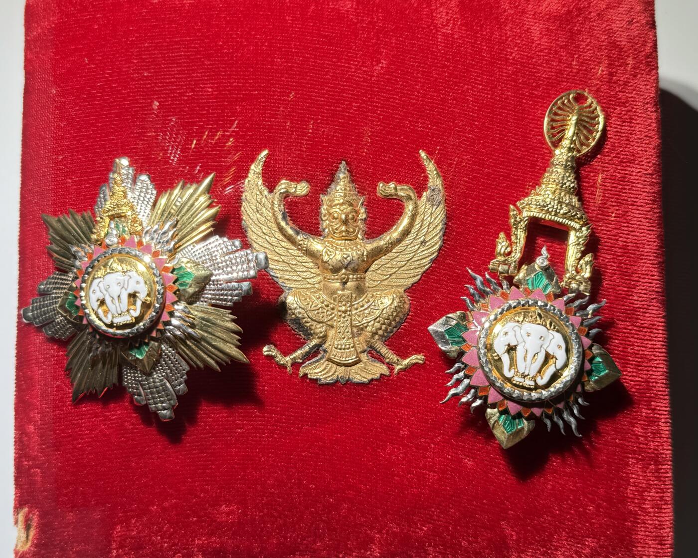 韵星假日精品2024冬季军品类拍卖会-- Rimey Holidays Boutique 2024 Winter Militaria Sale 泰王国特级白象勋章原盒一套（女士版）