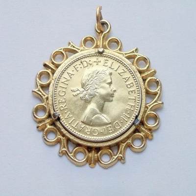 英国1964年 伊丽莎白镀金高浮雕精制币章吊坠 40MM - 英国1964年 伊丽莎白镀金高浮雕精制币章吊坠 40MM