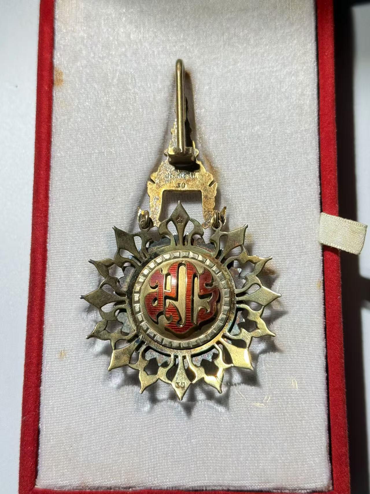 韵星假日精品2024冬季军品类拍卖会-- Rimey Holidays Boutique 2024 Winter Militaria Sale 泰王国指挥官级白象勋章带盒