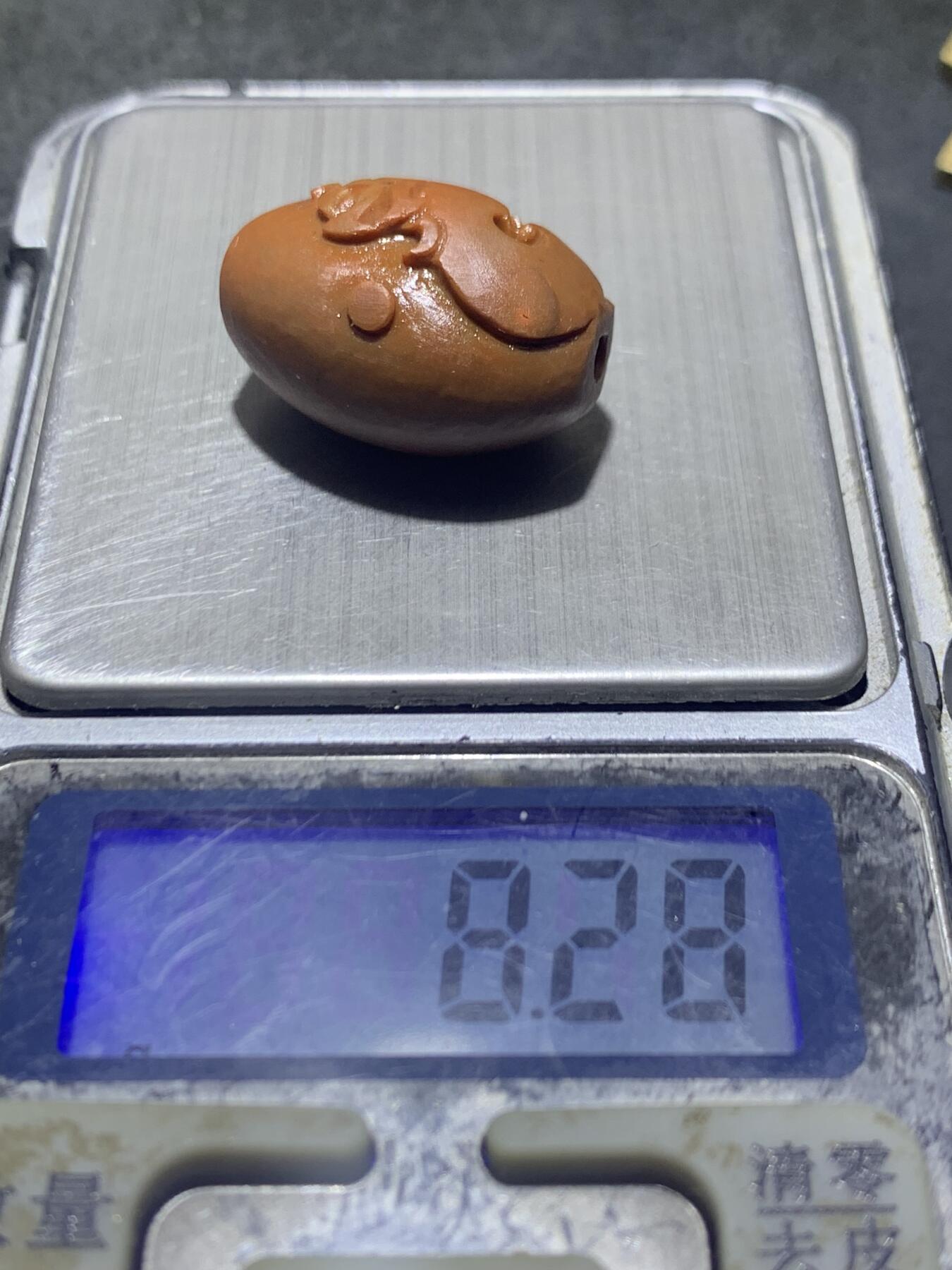 精美亚光战国红玛瑙手工雕刻仿古龙戏珠，桶珠一个！