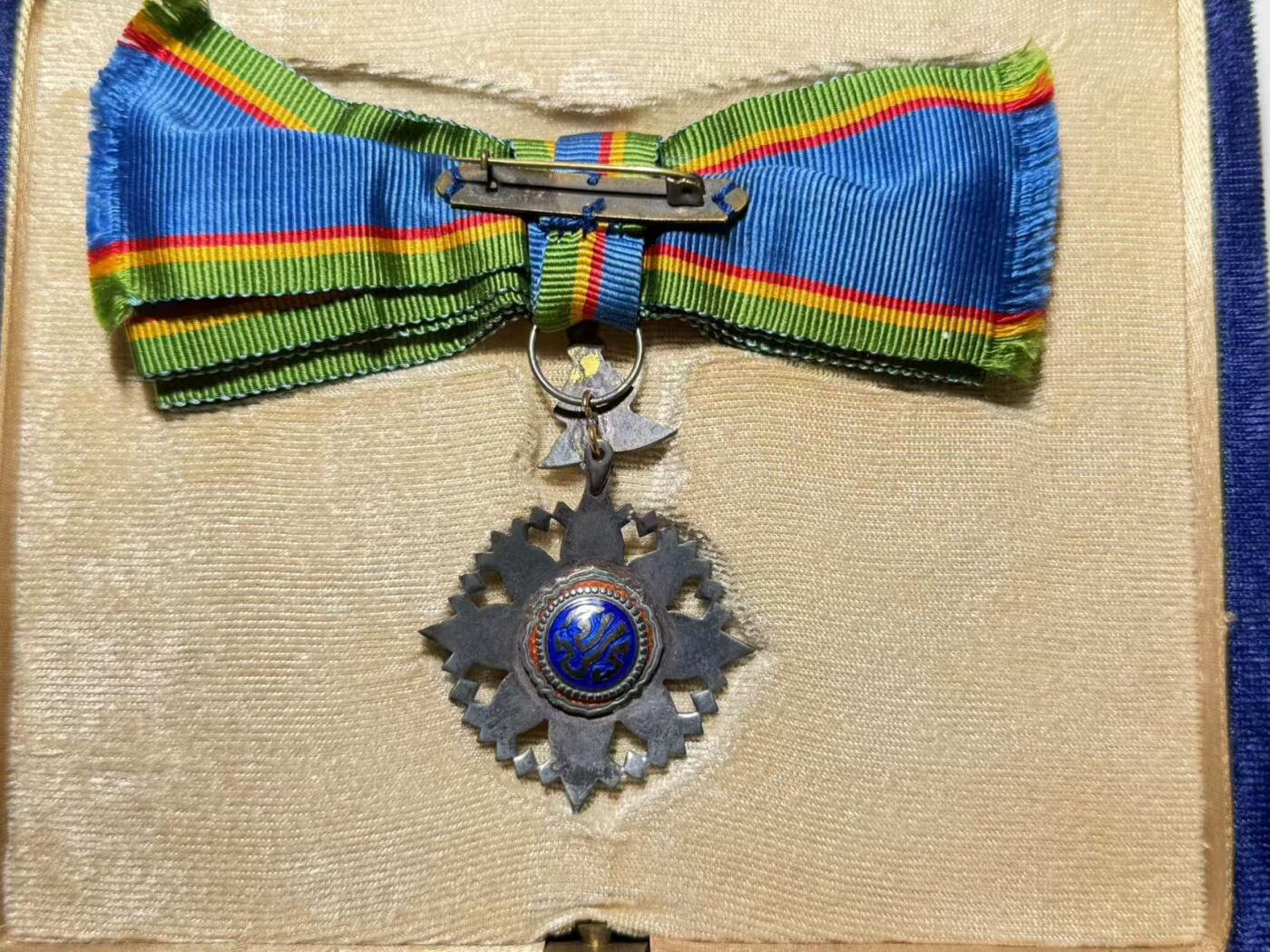 韵星假日精品2024冬季军品类拍卖会-- Rimey Holidays Boutique 2024 Winter Militaria Sale 泰王国指挥官级王冠勋章带盒