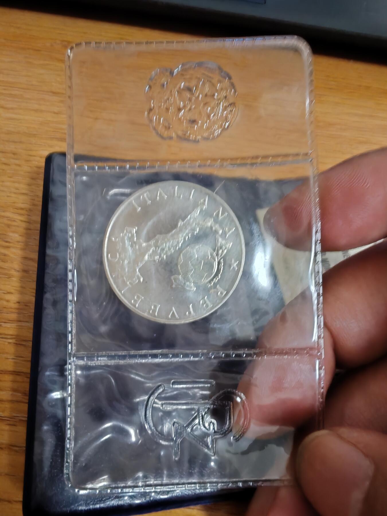 长老汇龙年精选第三十三场拍卖 1986意大利世界杯500里拉银币，带证书钱包，少见