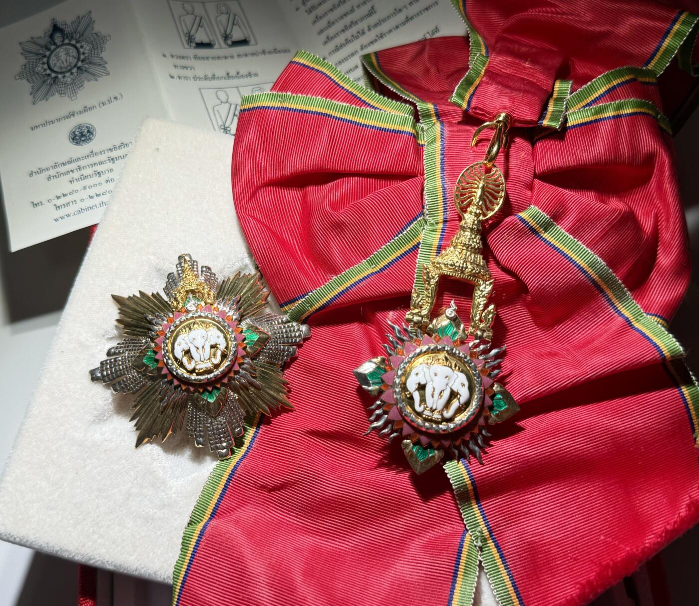 韵星假日精品2024冬季军品类拍卖会-- Rimey Holidays Boutique 2024 Winter Militaria Sale 泰王国特级白象勋章原盒一套（女士版）