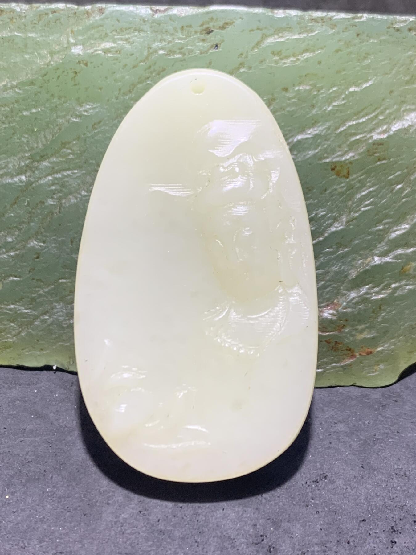 天然青海料和田玉雕刻观音菩萨通货牌子一个，
